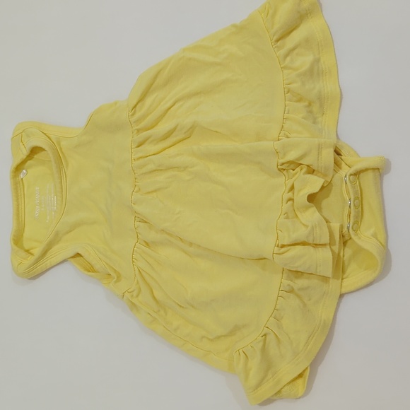 Posh Peanut Other - Posh Peanut twirl racerback sleeveless bodysuit dress 3-6mo